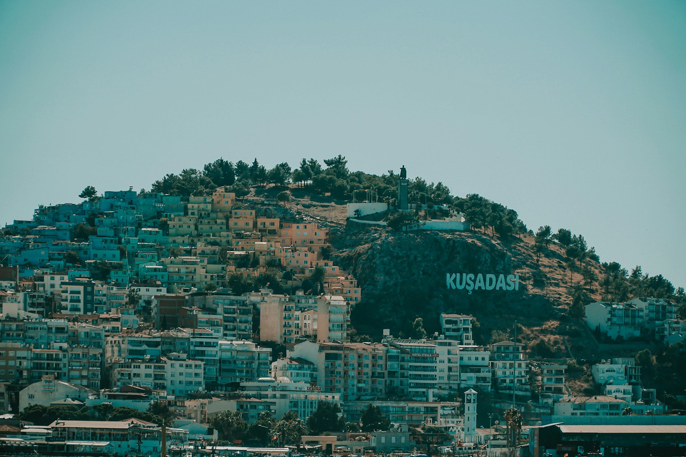 Buildings of Kuşadası spread over a hillside
